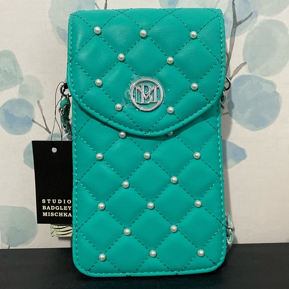 Badgley Mischka Crossbody Phone Case with Diamond Quilting and Pearls NWT - Picture 1 of 5